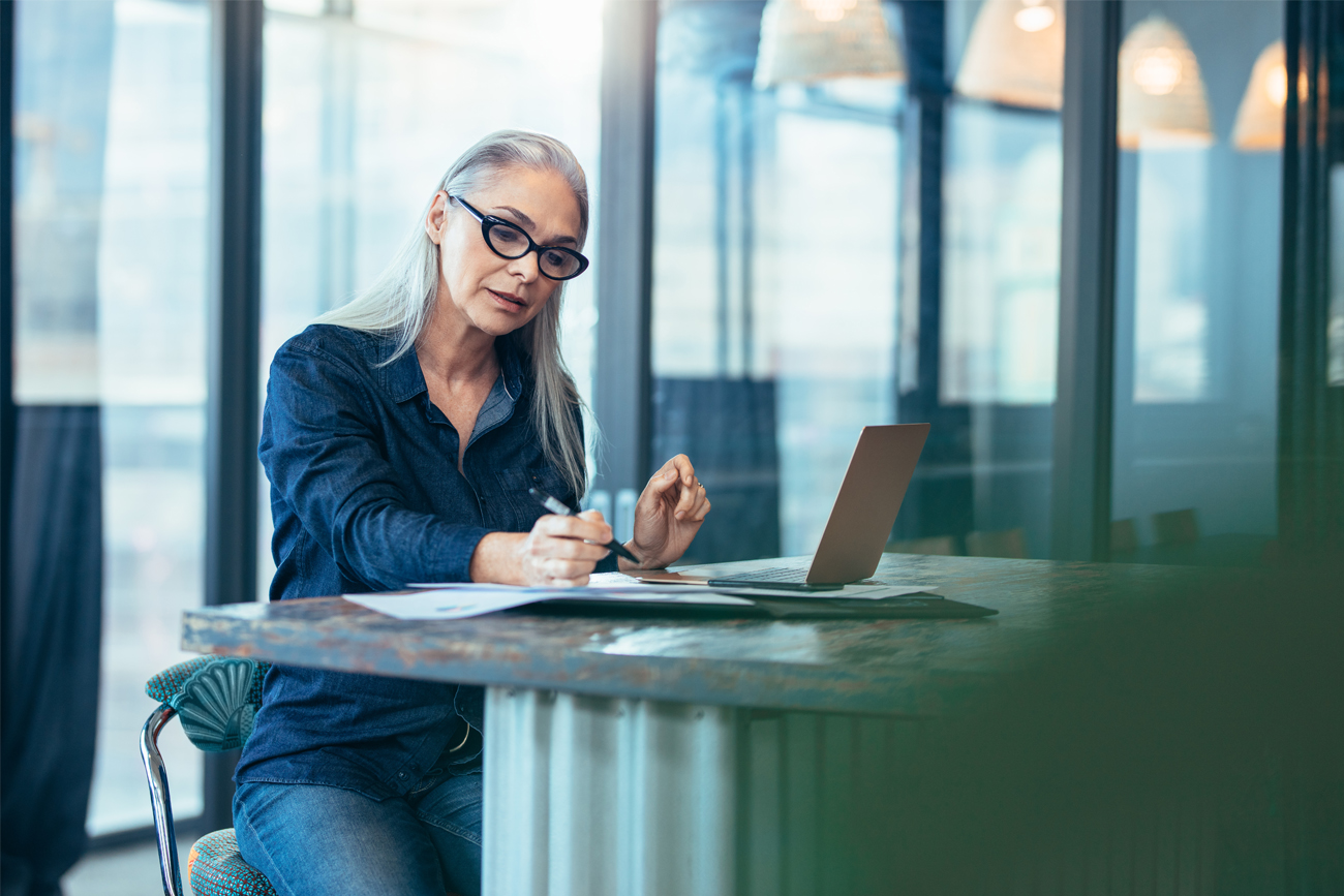 COO using Pronto Xi to access ready-to-go operational reports in order to provide insights into the companies performance