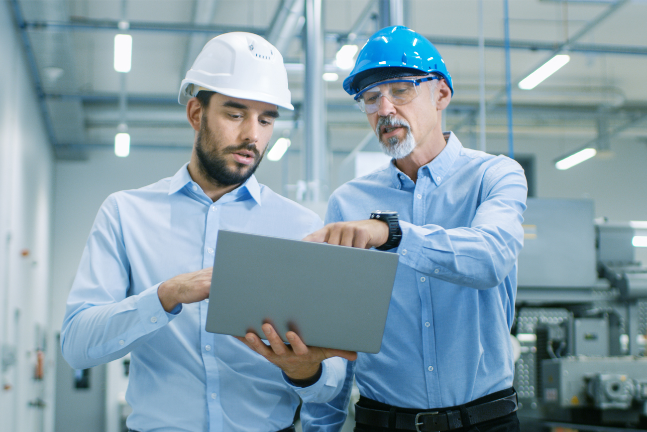 Facility management professionals optimising service operation and project performance using Pronto Xi.